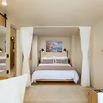 Hotel Ammos Suites